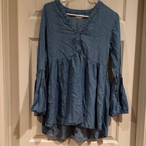 Altar'd State Chambray V-Neck Babydoll Tunic in Blue